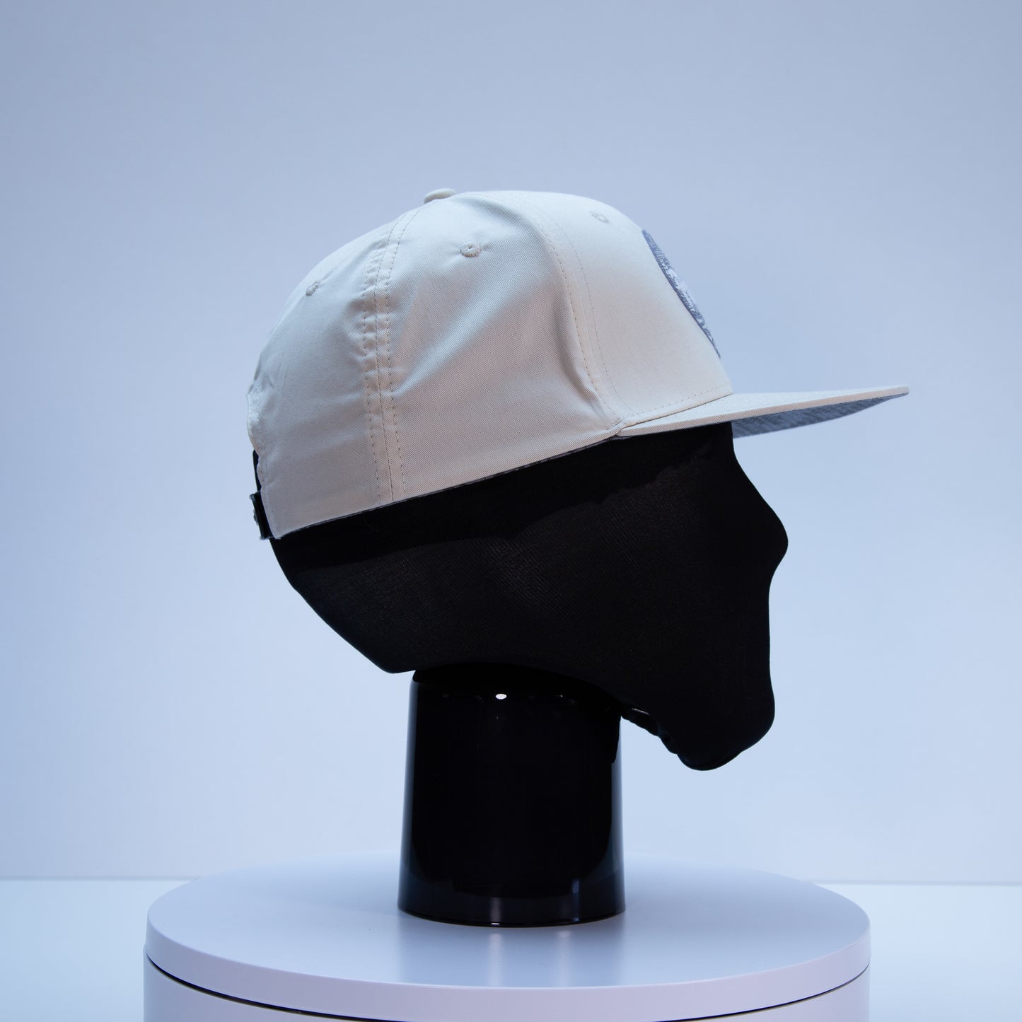 The Jesper with Wave Embroidery