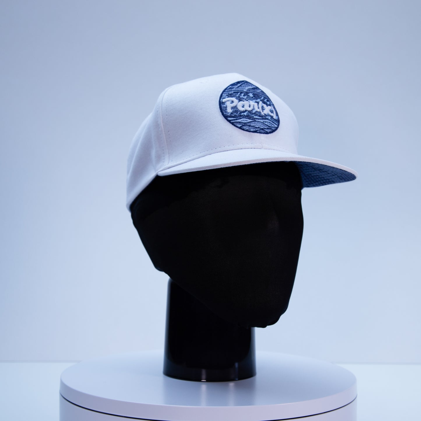 The Jesper with Wave Embroidery